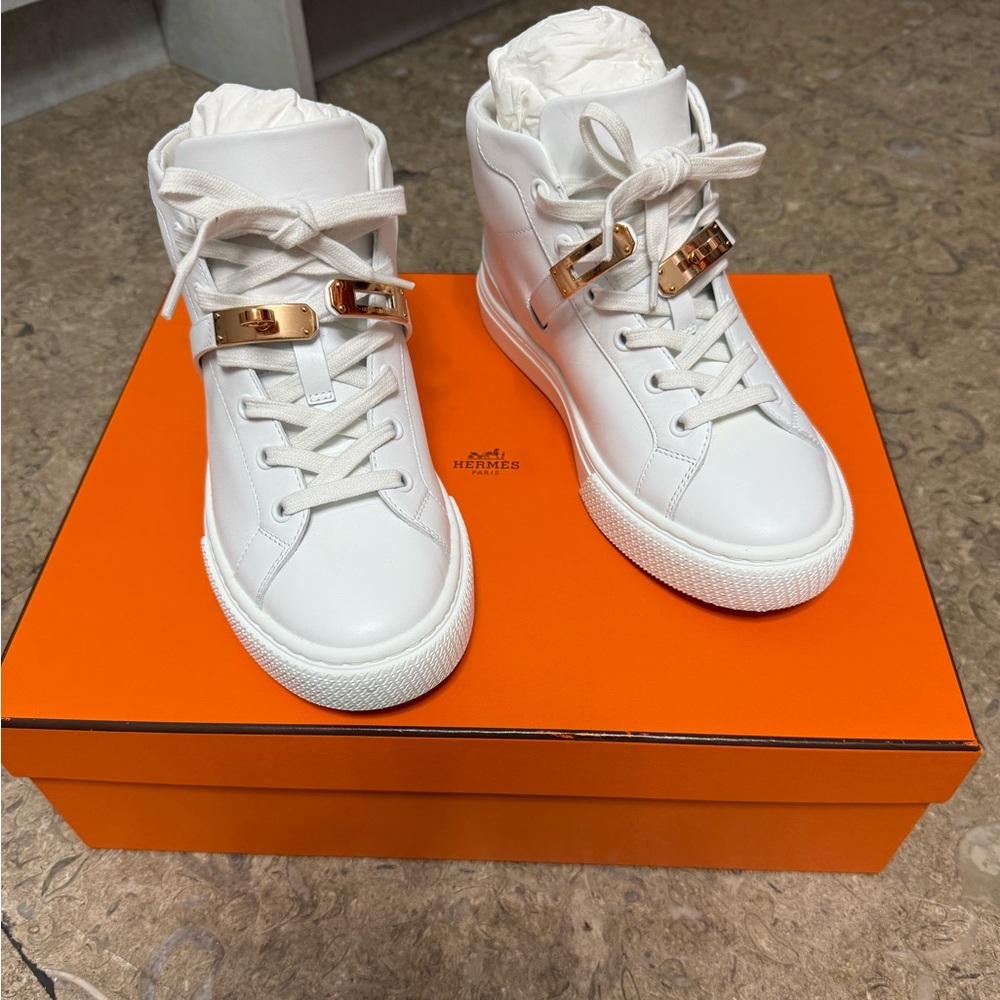 HERMES HIGH TOP Kelly Lock Sneaker, WHITE, GHW, Size 37, worn 1 time, LIKE NEW!
